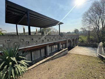 Complejo con bajada al rio en un lugar único de Villa los Aromos