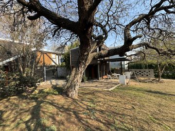 Complejo con bajada al rio en un lugar único de Villa los Aromos