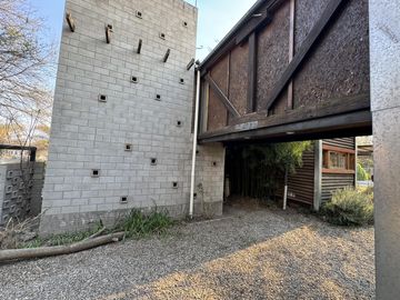 Complejo con bajada al rio en un lugar único de Villa los Aromos