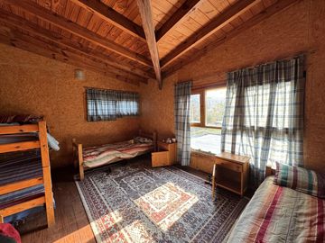 Complejo con bajada al rio en un lugar único de Villa los Aromos