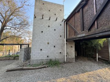 Complejo con bajada al rio en un lugar único de Villa los Aromos