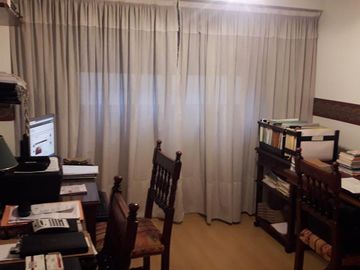 Departamento 4 ambientes con balcón al frente en venta- Ituzaingó