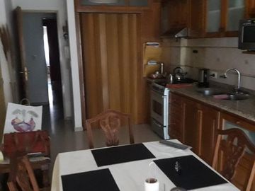 Departamento 4 ambientes con balcón al frente en venta- Ituzaingó