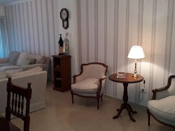 Departamento 4 ambientes con balcón al frente en venta- Ituzaingó