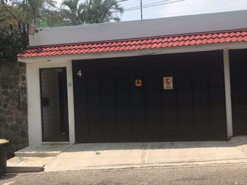 🟢¡Novedad! Casa al Sur de Cuernavaca, Fraccionamiento Burgos. 706 m².