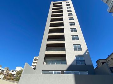 Departamento en  venta de 2 ambientes con cochera