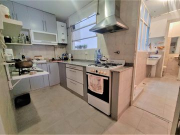 RETASADO! Terraza con departamento Venta - contrafr Luz y silencio en Barrio Norte