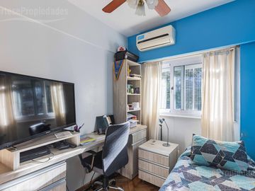 villa Crespo, 4 ambientes, mas escritorio, cocina office, balcon corrido, baño y toil