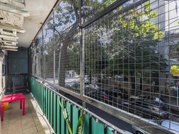 villa Crespo, 4 ambientes, mas escritorio, cocina office, balcon corrido, baño y toil