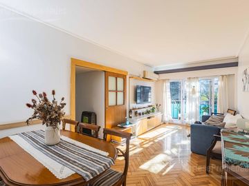 villa Crespo, 4 ambientes, mas escritorio, cocina office, balcon corrido, baño y toil