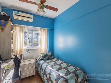 villa Crespo, 4 ambientes, mas escritorio, cocina office, balcon corrido, baño y toil
