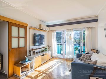 villa Crespo, 4 ambientes, mas escritorio, cocina office, balcon corrido, baño y toil