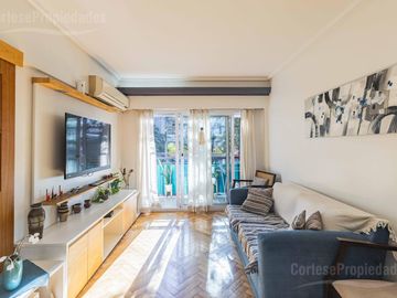 villa Crespo, 4 ambientes, mas escritorio, cocina office, balcon corrido, baño y toil