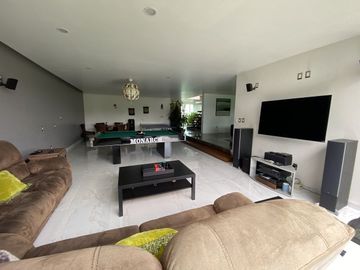 Residencia en venta en calle cerrada en Tecamachalco