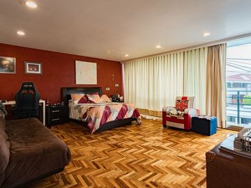 Residencia en venta en calle cerrada en Tecamachalco