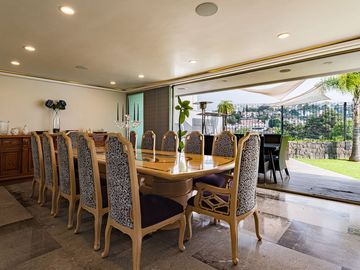 Residencia en venta en calle cerrada en Tecamachalco