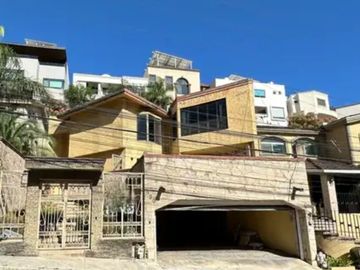 Casa en venta en Colorines en San Pedro Garza García