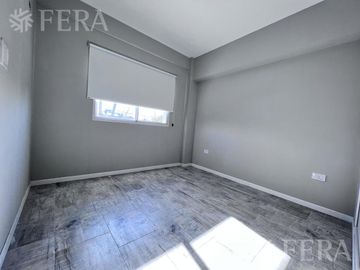 Venta de Departamento 4 ambientes con espacio guardacoches en Sarandi (32008)
