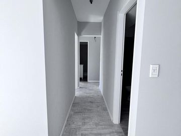 Venta de Departamento 4 ambientes con espacio guardacoches en Sarandi (32008)