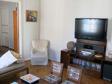 Departamento ubicado en Barrio Norte, edificio de estilo. Amplio y gran ubicación