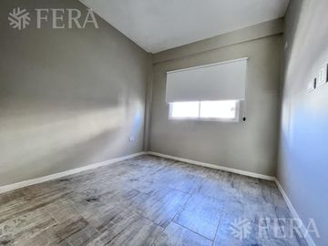 Venta de Departamento 4 ambientes con espacio guardacoche en Sarandi (32012)