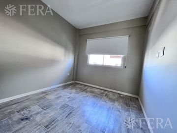 Venta de Departamento 4 ambientes con espacio guardacoche en Sarandi (32013)