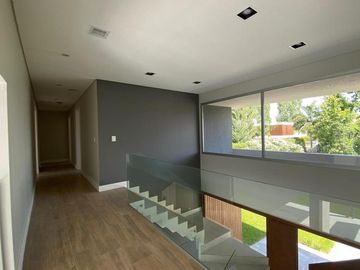 Barrio Privado La Lomada - Casa minimalista a estrenar
