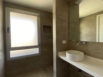 Barrio Privado La Lomada - Casa minimalista a estrenar