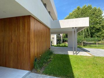 Barrio Privado La Lomada - Casa minimalista a estrenar