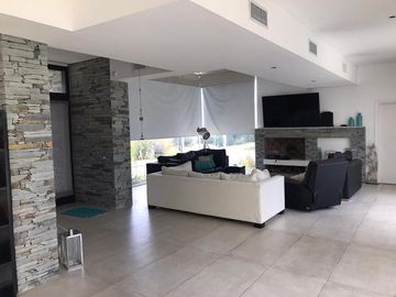 Venta Casa Exclusivo Barrio Privado Adrogue Chico