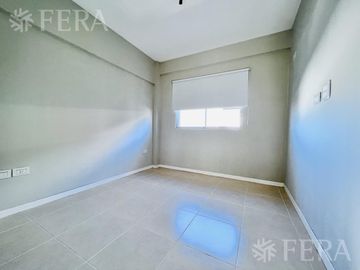 Venta de Departamento 4 ambientes con espacio guardacoche en Sarandi (32016)