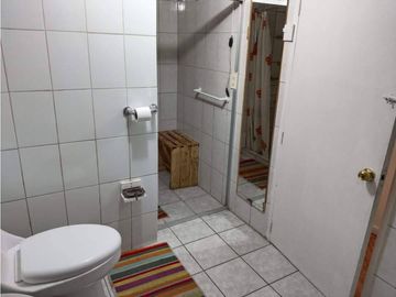 SE VENDE CASA CON LOCAL COMERCIAL