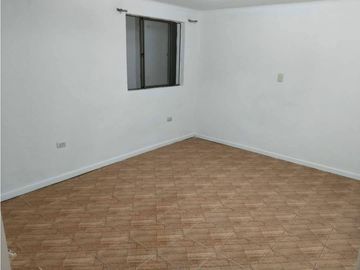 SE VENDE CASA CON LOCAL COMERCIAL