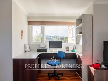 Exclusiva propiedad en excelente condominio