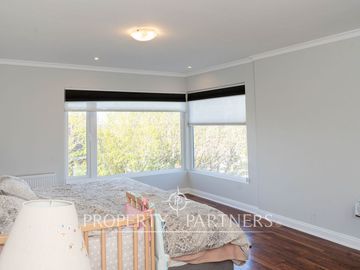 Exclusiva propiedad en excelente condominio