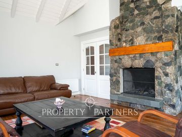 Exclusiva propiedad en excelente condominio