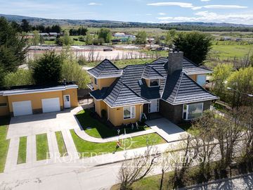 Exclusiva propiedad en excelente condominio