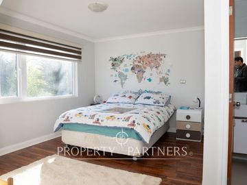 Exclusiva propiedad en excelente condominio