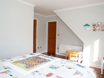 Exclusiva propiedad en excelente condominio