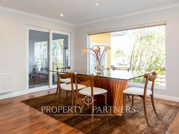 Exclusiva propiedad en excelente condominio