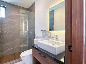 Casa en venta en metepec con diseño moderno y  jardín interno