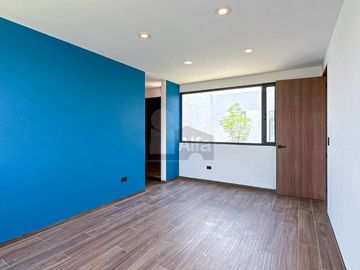Casa en venta en metepec con diseño moderno y  jardín interno