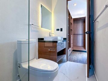 Casa en venta en metepec con diseño moderno y  jardín interno