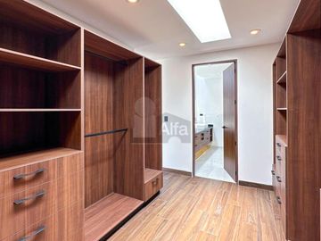 Casa en venta en metepec con diseño moderno y  jardín interno