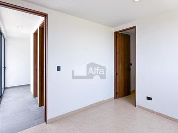Casa en venta en metepec con diseño moderno y  jardín interno
