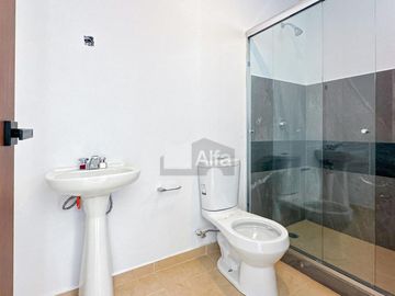 Casa en venta en metepec con diseño moderno y  jardín interno