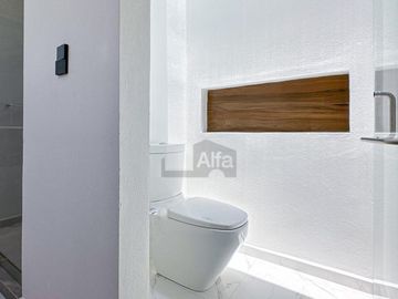 Casa en venta en metepec con diseño moderno y  jardín interno