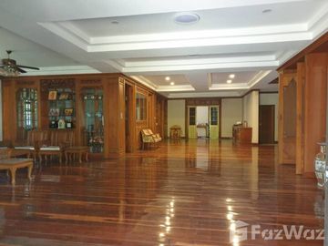 6 Bedroom House for sale at Chiangmai Lake Land