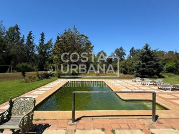 Hermosa casa con gran terreno en Limache