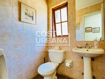 Hermosa casa con gran terreno en Limache